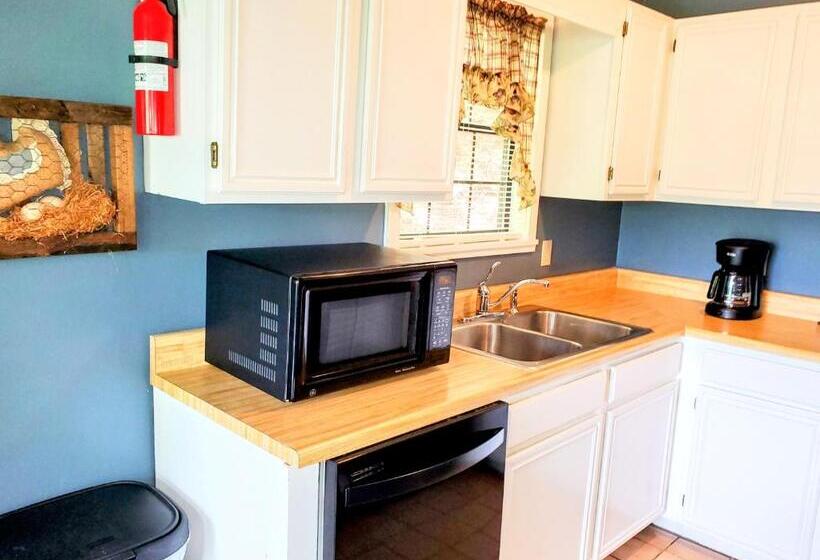 Hillbilly Hilton Pet Friendly Sleeps 4 Free Tickets Mountain View