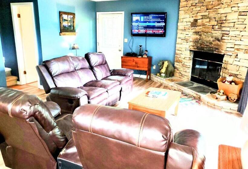 Hillbilly Hilton Pet Friendly Sleeps 4 Free Tickets Mountain View