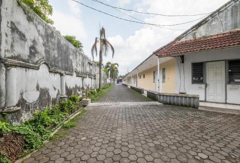 Reddoorz At Hotel Padjajaran Tasikmalaya