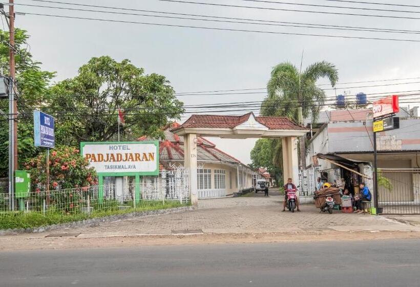 Reddoorz At Hotel Padjajaran Tasikmalaya