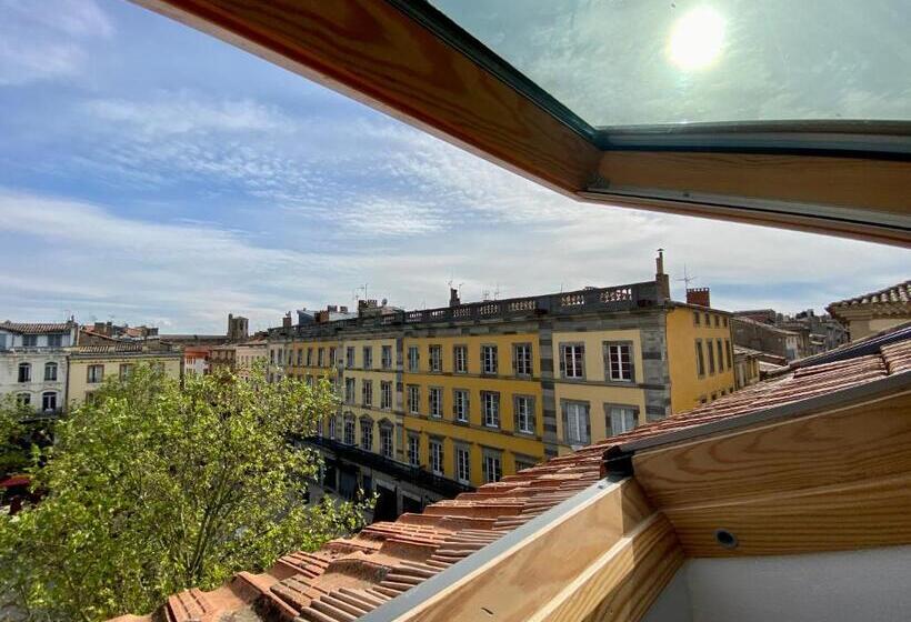 L Aigle D Or   Vue Cité Médiévale