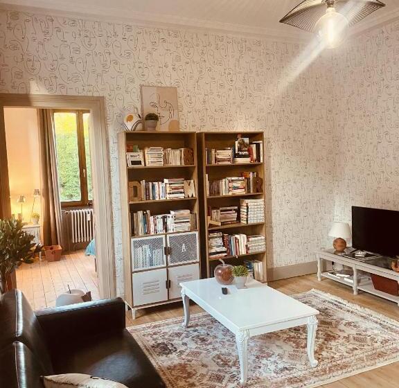 La Mariefacture   Comme Un Livre Ouvert