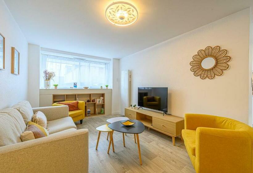 Le Krisco, Une Maisonnette En Cœur De Ville Avec Un Parking Privé