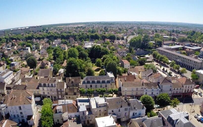 Maison Charmante A Montgeron Avec Terrasse