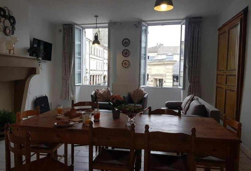 Maison De Ville Au Coeur D Une Bastide Historique