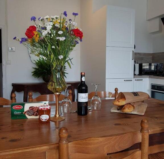 Maison De Ville Au Coeur D Une Bastide Historique