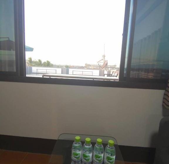 Пансион บ้านพรศรี Homestay