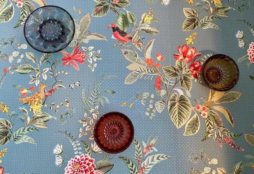 Proche Centre Ville, Gîte 4 étoiles Avec Piscine