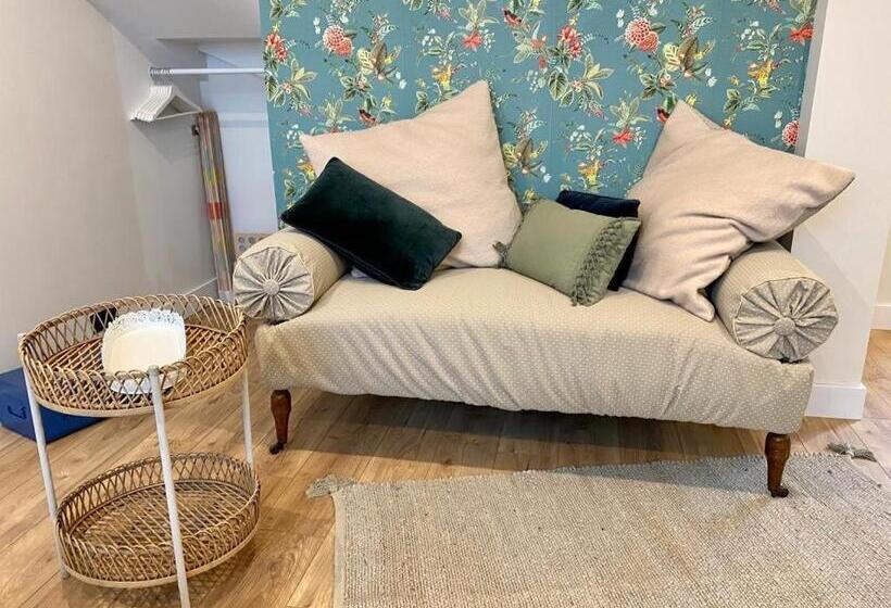 Proche Centre Ville, Gîte 4 étoiles Avec Piscine