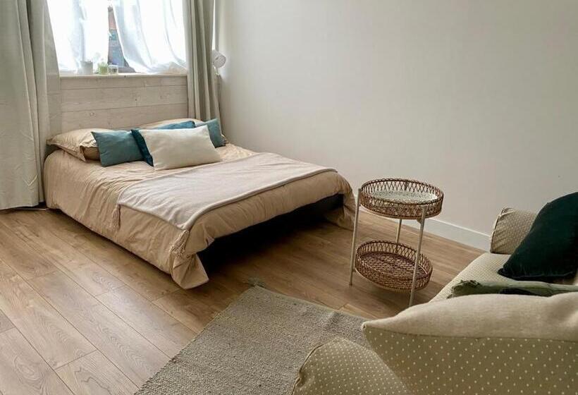 Proche Centre Ville, Gîte 4 étoiles Avec Piscine