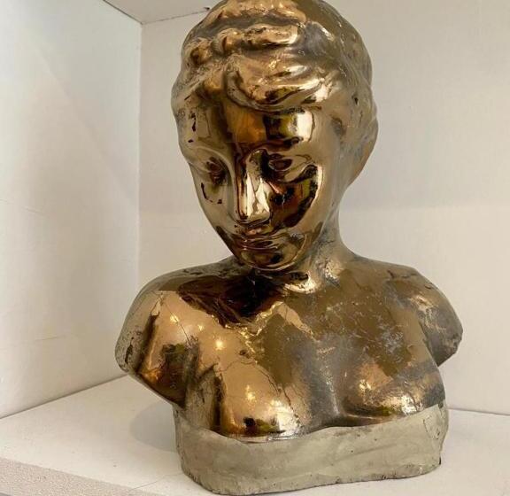 Proche Centre Ville, Gîte 4 étoiles Avec Piscine