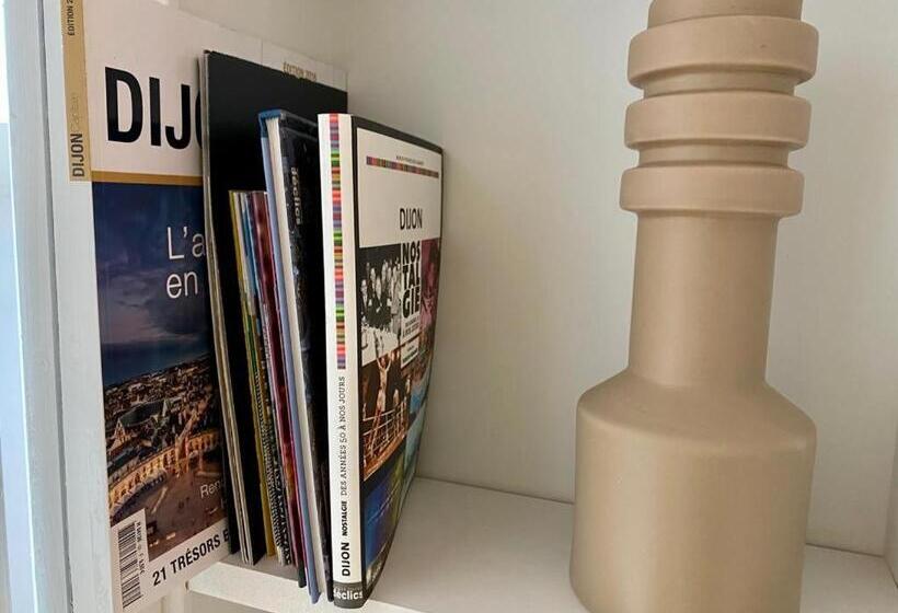 Proche Centre Ville, Gîte 4 étoiles Avec Piscine