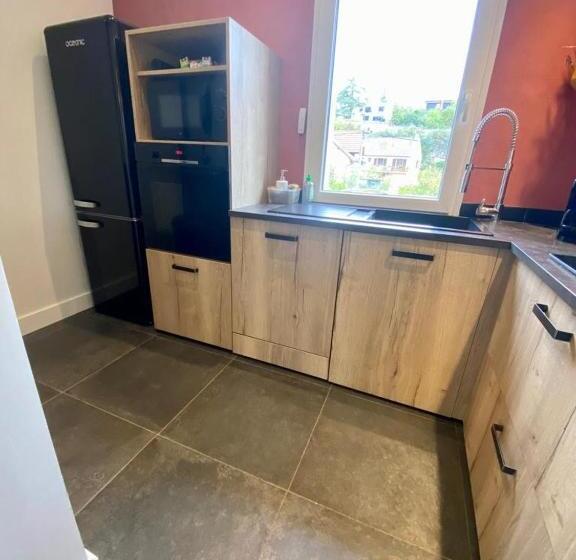 Proche Centre Ville, Gîte 4 étoiles Avec Piscine