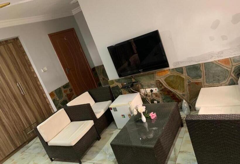 Self Contained Master Bedroom Apartment In Tema