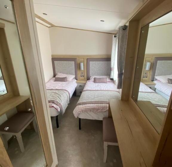 Starling Six Berth Caravan