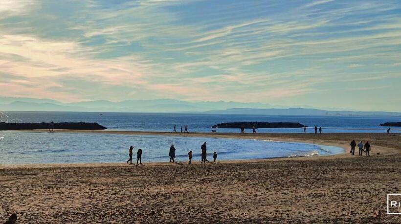 Grand T3 Neuf Climatisé Avec Wifi à 100m De La Plage