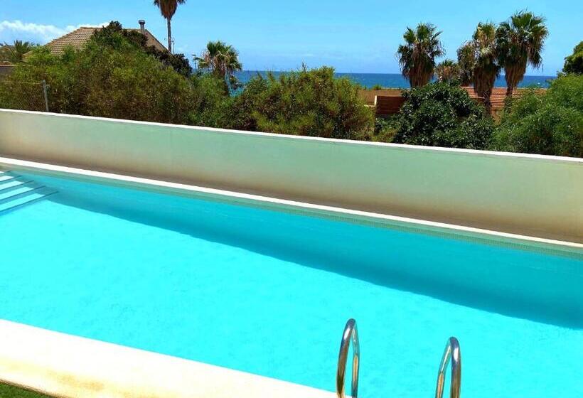 Villa Isla Plana, Right By The Sea Grande