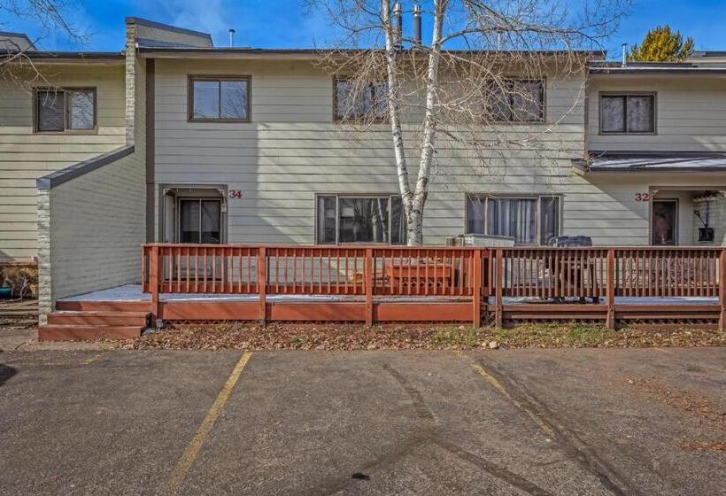 1038  Modern Townhome Close To The Slopes