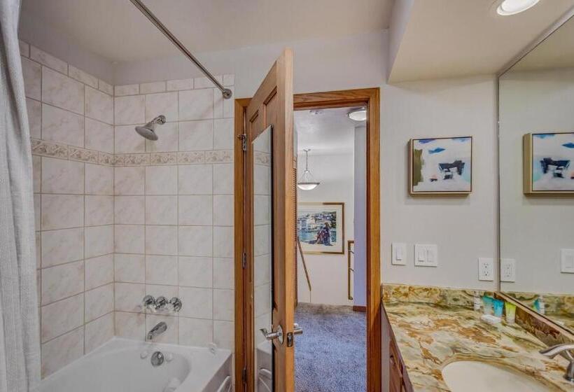 1038 Modern Townhome Close To The Slopes