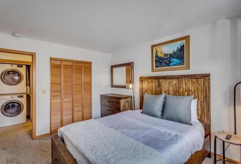 1038 Modern Townhome Close To The Slopes