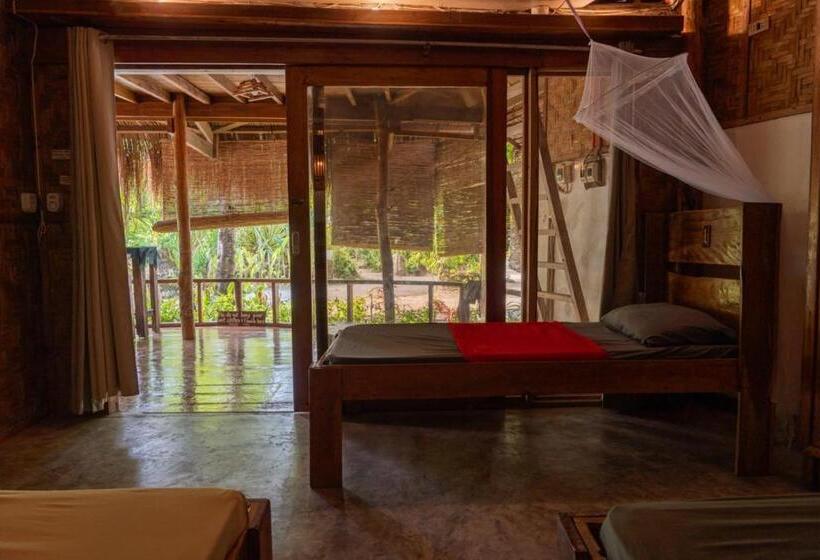 هاستل Soffta Surf Ranch