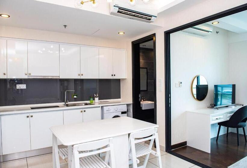 Stay @ Almas Puteri Harbour