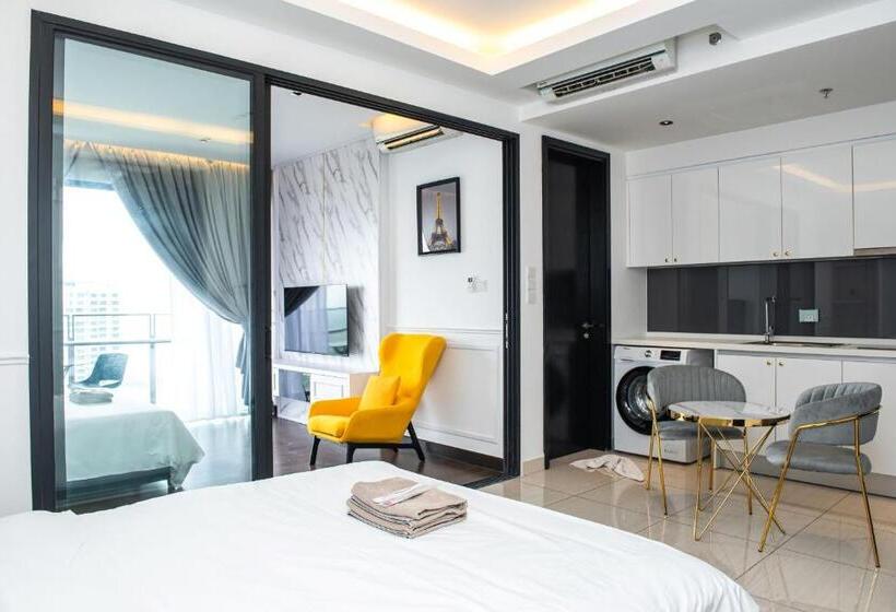 Stay @ Almas Puteri Harbour