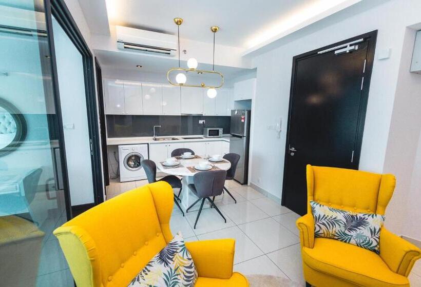 Stay @ Almas Puteri Harbour