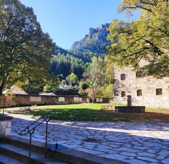 Appartement De 100m² Avec Parking