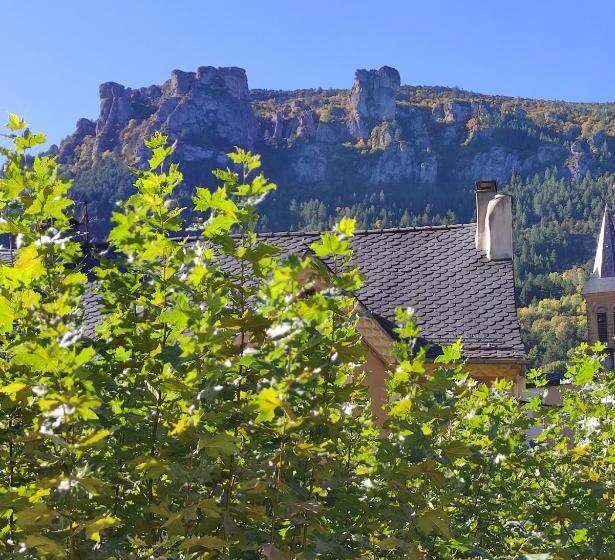 Appartement De 100m² Avec Parking