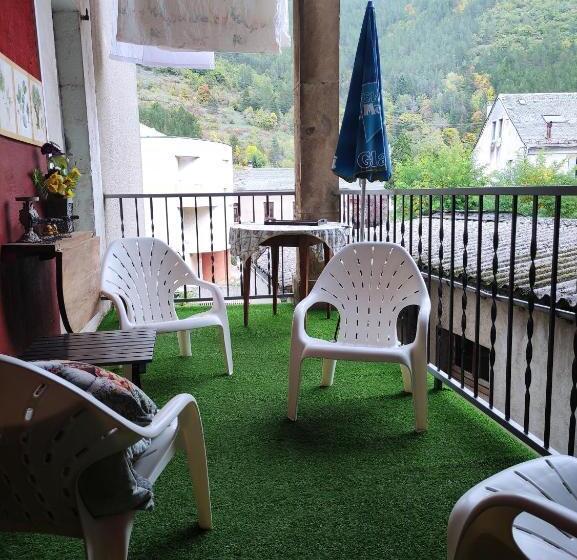 Appartement De 100m² Avec Parking