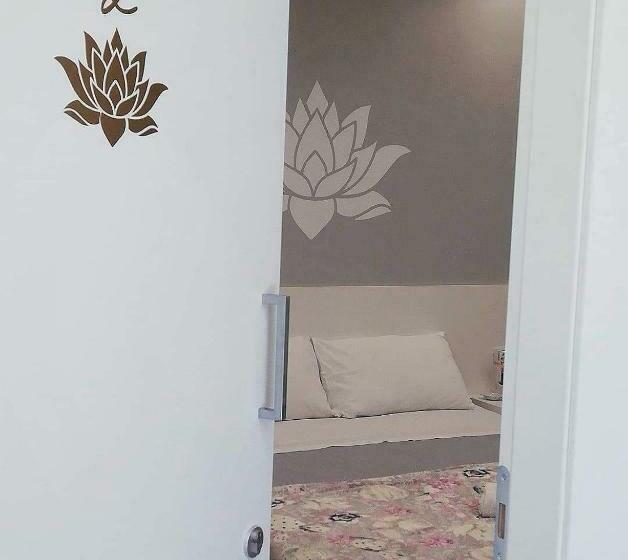 مبيت وإفطار Fiore Di Loto Rooms