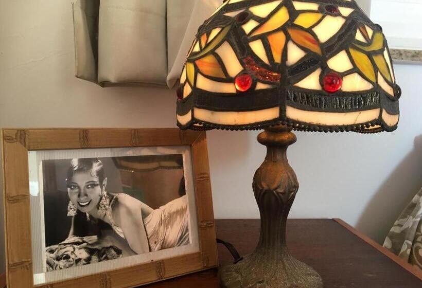 تختخواب و صبحانه Chez Monsieur