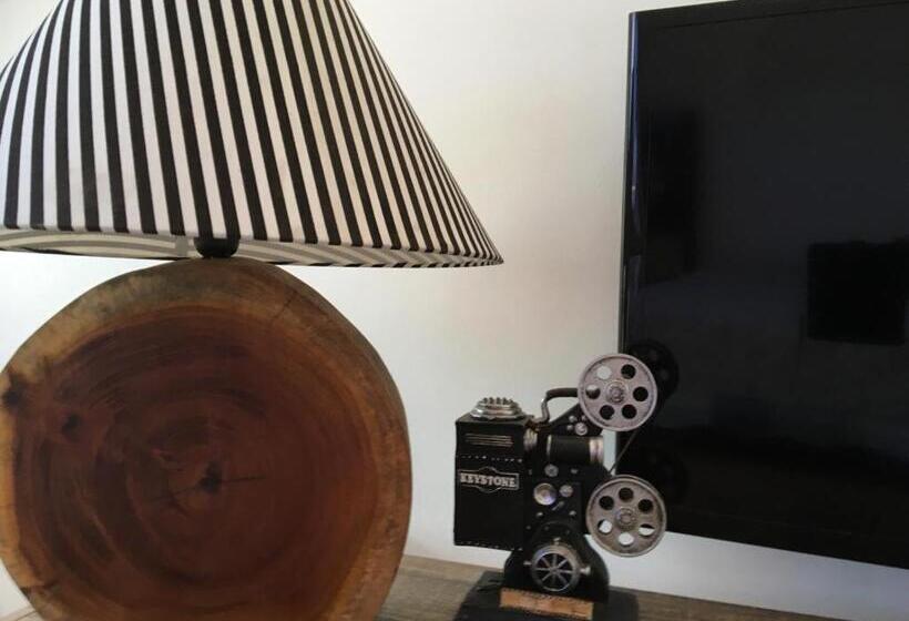 تختخواب و صبحانه Chez Monsieur