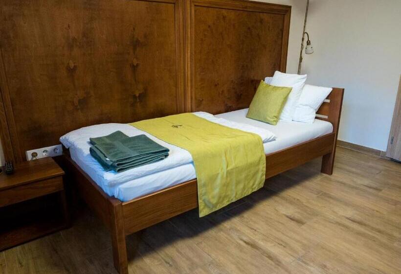 Bed and Breakfast Mamutfenyő Panzió