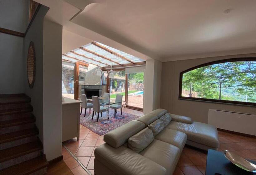 Casa Carlotta