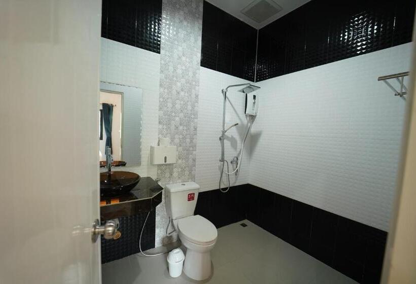 Chillax Khaosok Hostel   Sha Certified