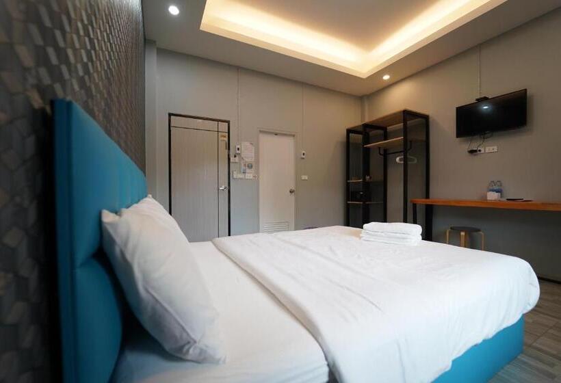Chillax Khaosok Hostel   Sha Certified