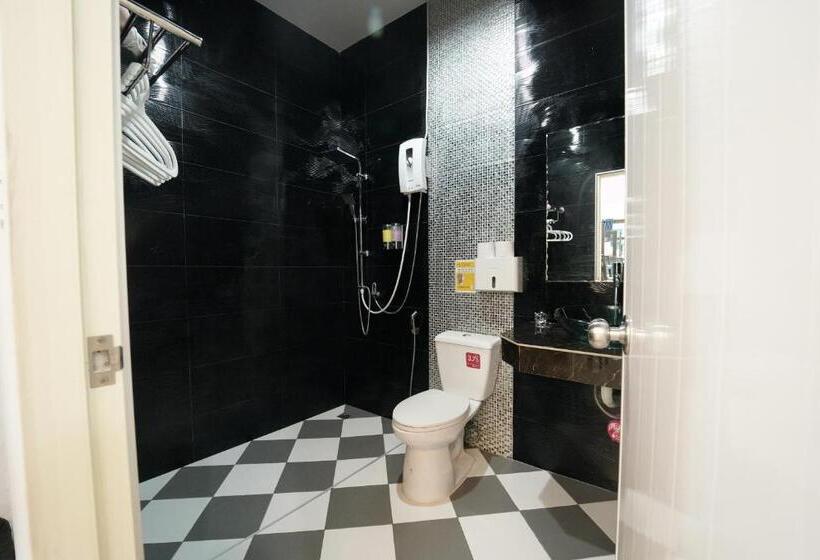 Chillax Khaosok Hostel   Sha Certified