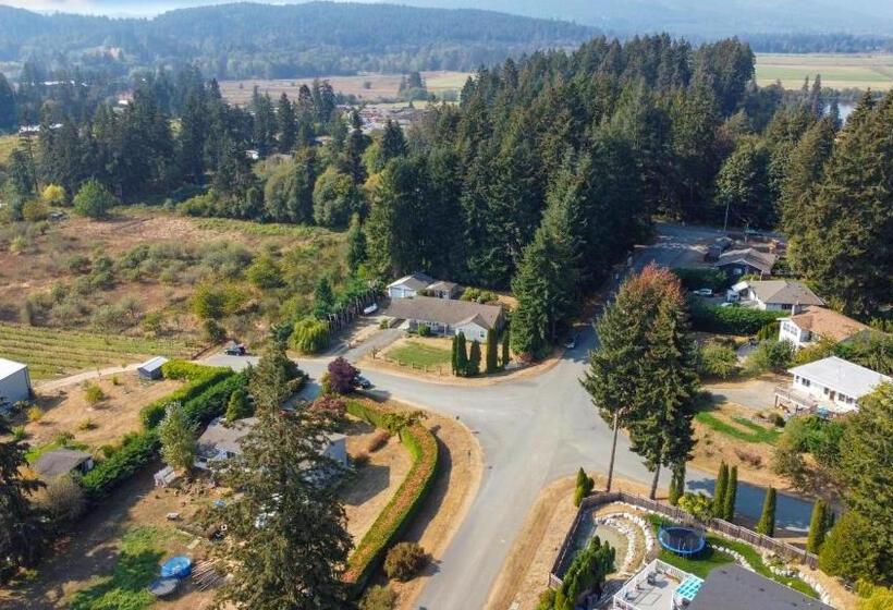 Cowichan Valley Country Escape