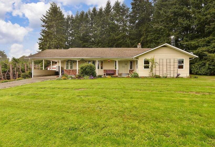 Cowichan Valley Country Escape