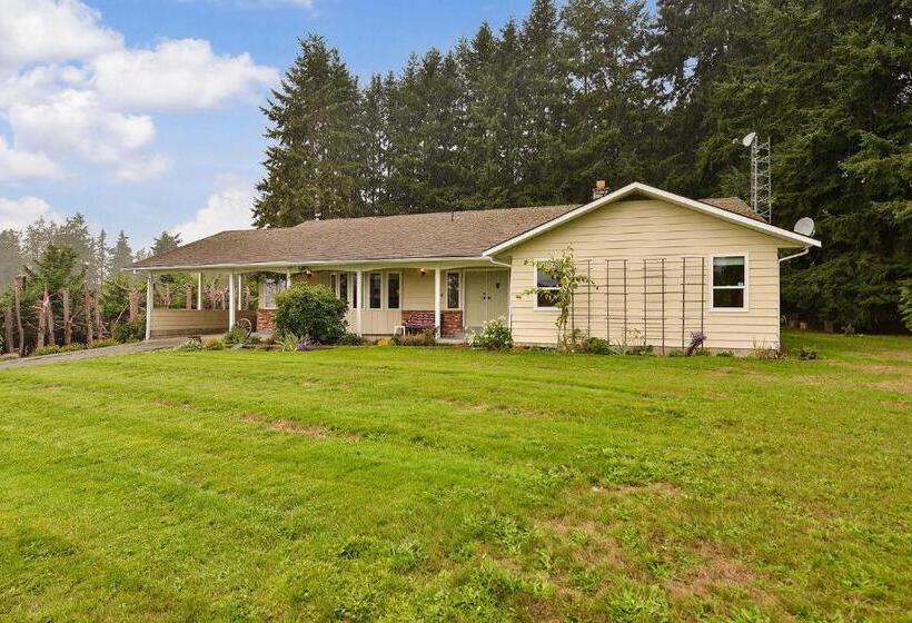 Cowichan Valley Country Escape