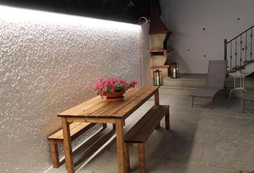 Helena S Family House