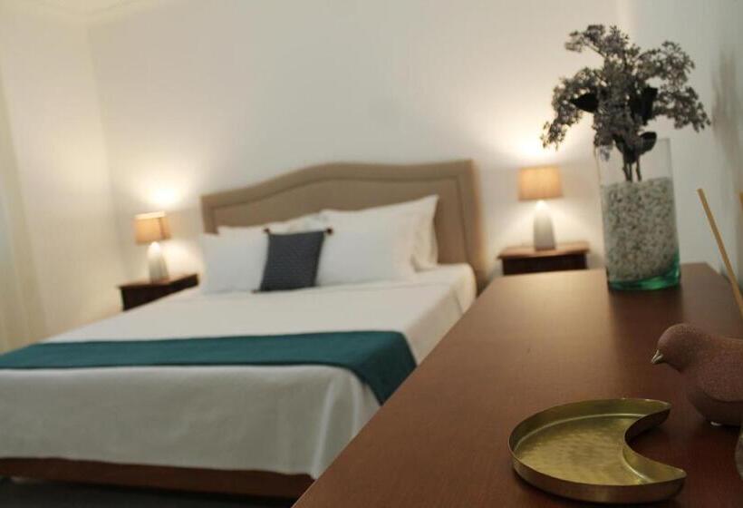 Helena S Family House