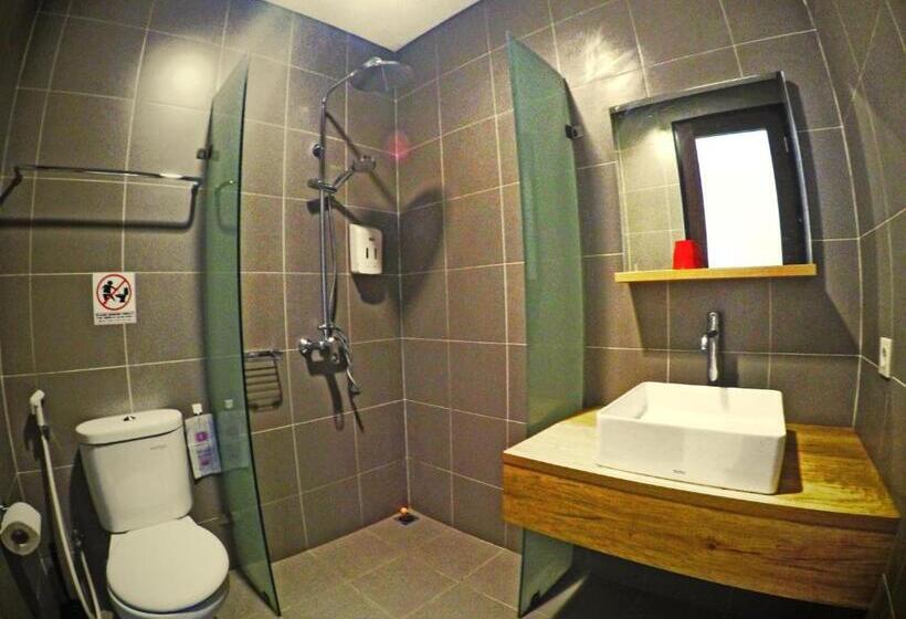 هتل Hm Social Karawaci