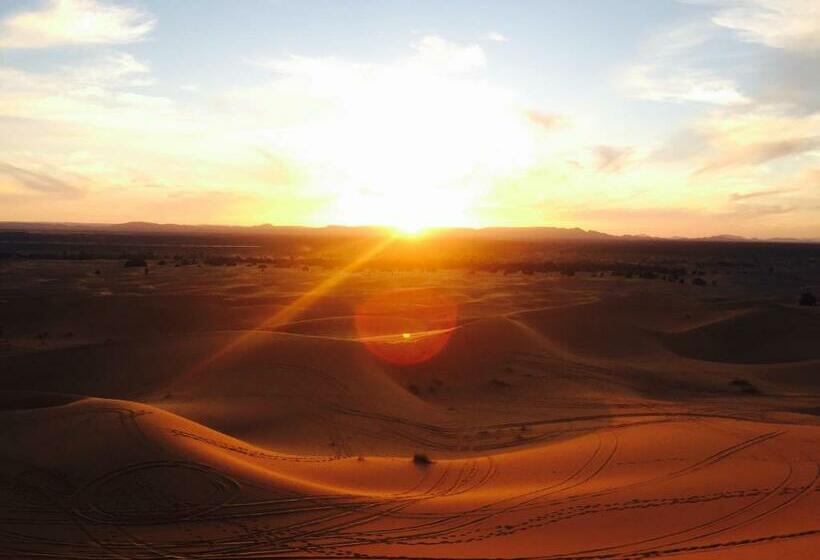 בית מלון כפרי Merzouga Hostel & Camel Trek