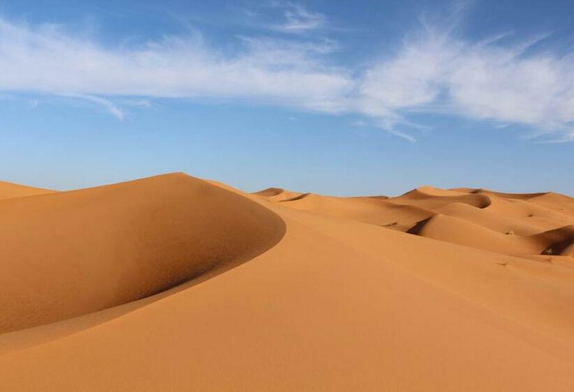 בית מלון כפרי Merzouga Hostel & Camel Trek