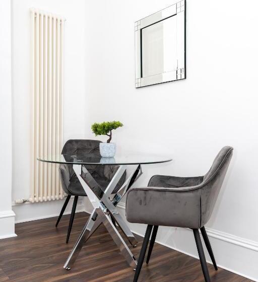 Howburn Residence Serviced Apartments 1,2& 3 Bedroom Apartments