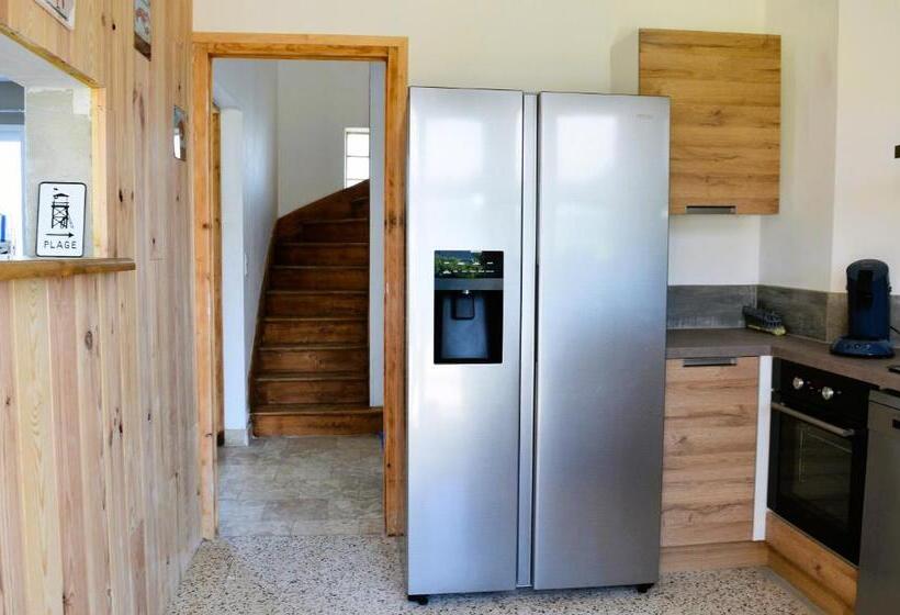 La Maison Penchée, Avec Jardin à 50m De La Plage