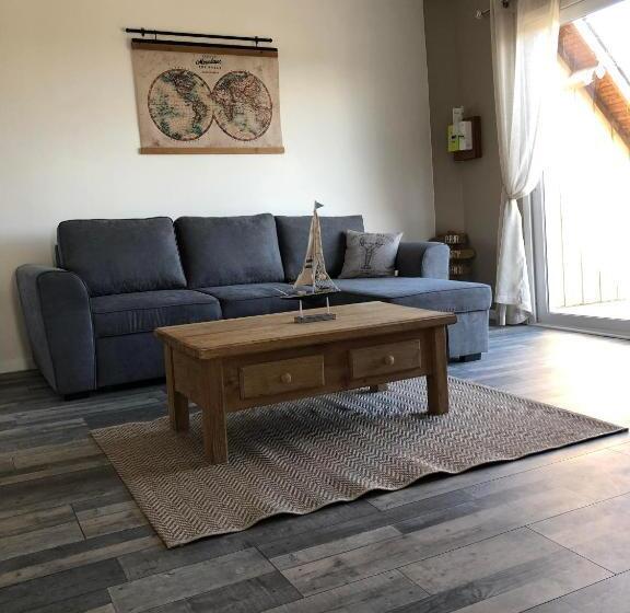 La Maison Penchée, Avec Jardin à 50m De La Plage